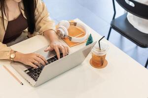 Smooth Focus, group of web designers are working together to develop mobile responsive website with UI UX Front End Designer Previewing. website designers in form of mobile applications with UI UX photo