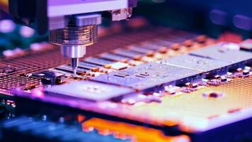 Microchip production printing processor CPU component AI memory storage microelectronics assembly semiconductor technology industry manufacturing computer circuit board equipment video