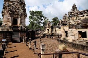 Pillar way path to the Main Prasart of Prasart Sadok kok Thom. photo