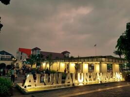 Tangerang Selatan, Indonesia, Juli 20, 2024. Many visitors to Pamulang Square or Pamulang Square Square in the afternoon. photo