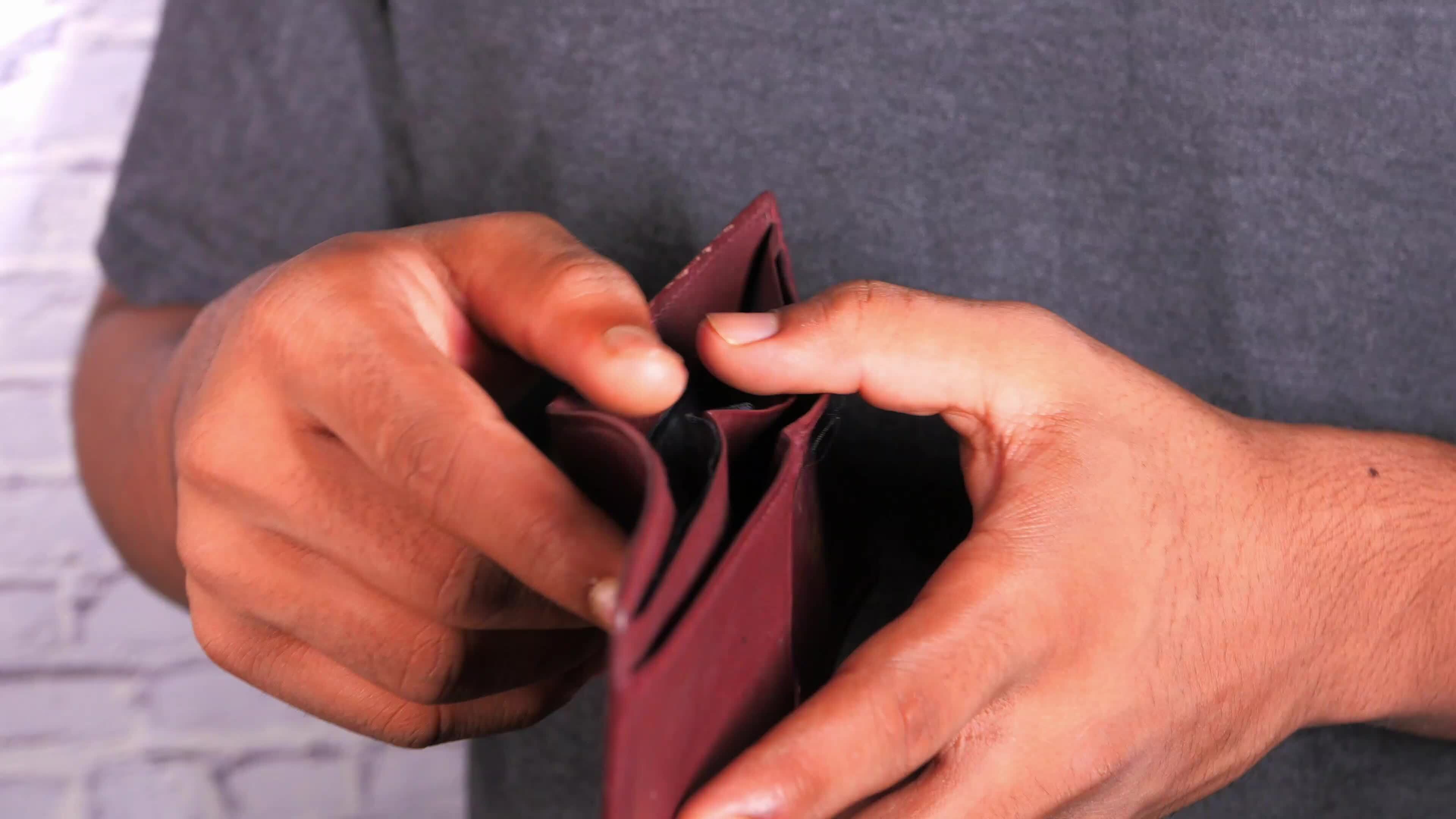 How to fold a wallet 49658008 Stock Video at Vecteezy