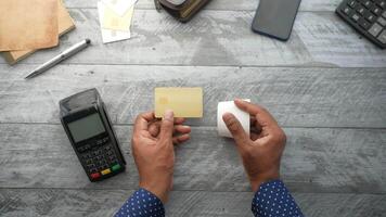 How to use a credit card for online shopping video