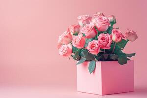 un caja de rosado rosas Copiar espacio foto