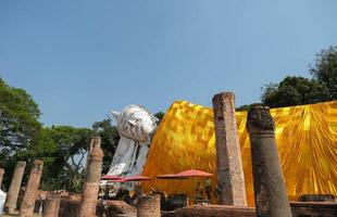 Phra Si Mueang Thong, the reclining Buddha image of Wat Khun Inthapramun, Pho Thong District, Ang Thong Province. photo