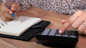 How to calculate the cost of a wedding video