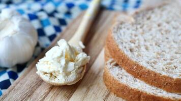 Sliced bread with butter and garlic video
