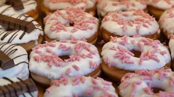 un manojo de rosquillas con Crema y asperja video
