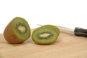 Half kivi and slices photo