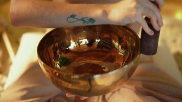Showing How to Use Musical Bowls Correctly video