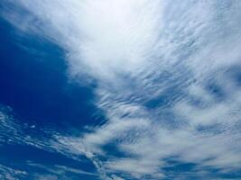 Captivating Daylight Sky with Soft Clouds An Excellent Choice for Creative Design Needs photo
