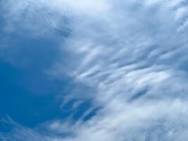 Captivating Daylight Sky with Soft Clouds An Excellent Choice for Creative Design Needs photo