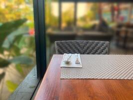 Aesthetic resturant or cafe defocused abstract bokeh baackground photo