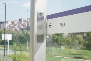 Modern Bus Stop Signage with Clear Directions for Easy Navigation in Urban Areas photo