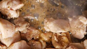 Learn how to cook delicious, juicy chicken thighs perfectly in a pan for a delightful meal video