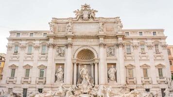 Trevi Fountain and ancient architecture in center of Rome video
