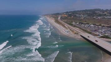 Aerial view of beautiful cliffs at the coast of southern California, Torrey pines state natural reserve. Torrey Pines State Reserve and Beach on the coastline of La Jolla, San Diego, on the west coast video