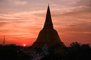 Phra Pathom Chedi in Nakhon Pathom, Thailand photo