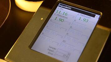 Screen of maduration test in mango with a industrial machine by rays video