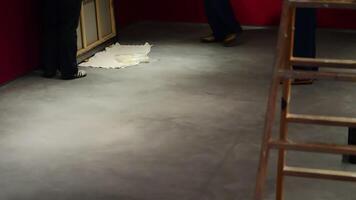 Putting a painting in a gallery video