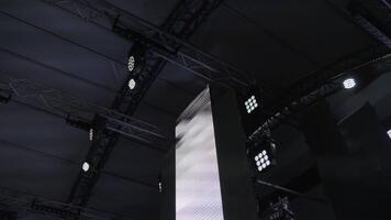 A Modern Exhibition Space Featuring an Array of Geometric Design Elements and Styles. Clip video
