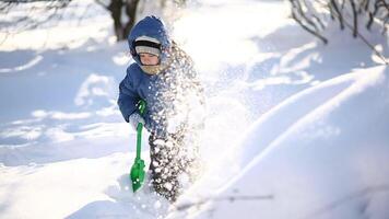 Little boy in winter day video