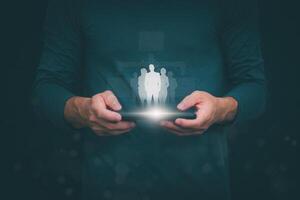 A connection or organizational structure that demonstrates the importance of administration and management in the digital environment. which is an important matter, hiring and selecting employees photo