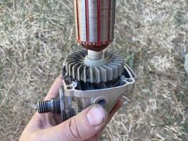 Disassembling a grinder for repair photo