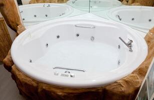 A large white tub photo
