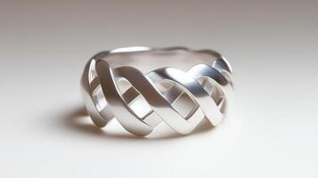 hermosamente hecho a mano plata anillo presentando intrincado tejido diseño, exhibiendo elegancia y sofisticación. esta pedazo es Perfecto para especial ocasiones o todos los días vestir foto