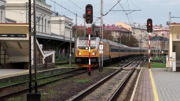 A close-up of the train's wagons, highlighting its impressive size and speed. This image captures the essence of the movement and highlights video