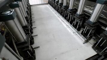 top view of operation of an automated machine for stretching wire structures in the production of metal products video