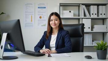 Virtual consultation with college advisor for planning academiccareer paths photo