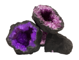 Group of vibrant geodes, on transparent background. Geode rock, stone. Deep purple hues and natural textures make this a perfect choice for geological, decorative, or mystical-themed projects. png