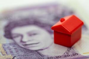 Red House Model on a Twenty Pound Note photo