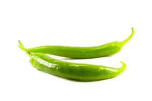 verde pimientos en blanco foto