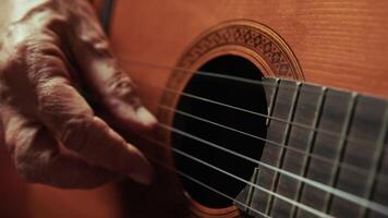 Alternating Strings During The Song Playing On Guitar video