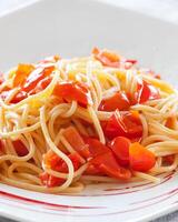 Spaghetti with cherry tomatoes photo