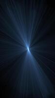 etéreo luz raios iluminador uma Sombrio fundo, criando uma sonhadores atmosfera video