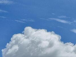 blue sky high shape outdoor group of white clouds background in summer gradient abstract light beauty background. beautiful bright cloud and calm fresh wind air photo