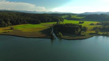 Seehamer See, See in Bayern, Deutschland Luftbild im Sommer. Aerial view of lake Seehamer sunny in summer in Germany, Bavaria. Theme nature and nature reserves in Germany. Landschaftsschutzgebiet. video