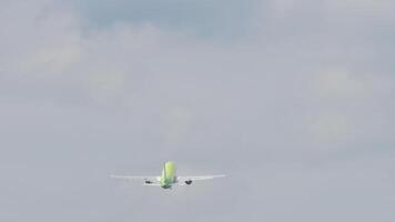 Long shot rear view jet passenger plane climbing in blue sky. Airliner gaining altitude, flying away. video