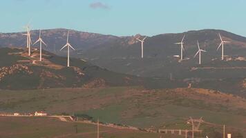 aéreo Visão do tarifa, vento turbinas, e a estreito do Gibraltar video
