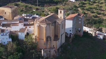aéreo ver de setenil Delaware las bodegas y sus acantilado arquitectura video