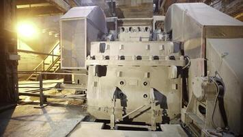 Industrial Machinery Efficiently Operating Under Low Light Conditions for Enhanced Precision. Stock Clip photo