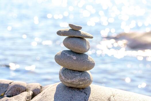 pirámide de piedras inestable equilibrar de Roca objetos. idílico estado de naturaleza. foto