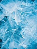 icecubes background,icecubes texture,icecubes wallpaper,ice helps to feel refreshed and cool water from the icecubes helps the water refresh your life and feel good.ice drinks for refreshment business photo