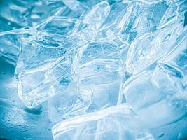 icecubes background,icecubes texture,icecubes wallpaper,ice helps to feel refreshed and cool water from the icecubes helps the water refresh your life and feel good.ice drinks for refreshment business photo