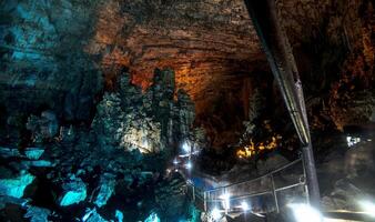 Exploration of stunning rock formations in Parque Nacional Grutas de Cacahuamilpa photo