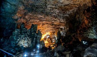 Exploring the majestic caves of Parque Nacional Grutas de Cacahuamilpa in Mexico photo