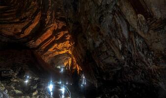 Exploring the stunning cave formations at Parque Nacional Grutas de Cacahuamilpa in Mexico photo